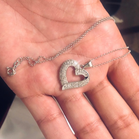 Sterling Silver Heart Pendant and chain - Picture 1 of 8